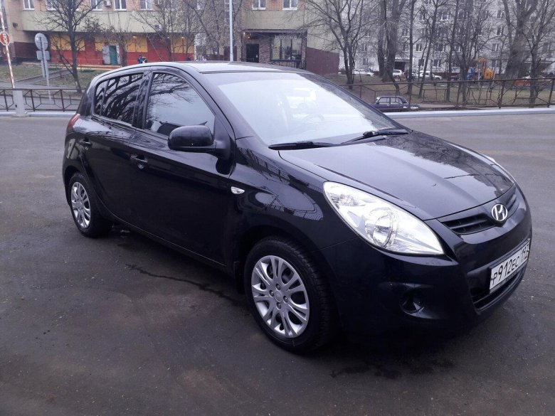 Hyundai i20 черная
