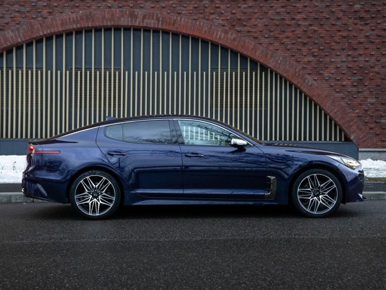 Kia stinger