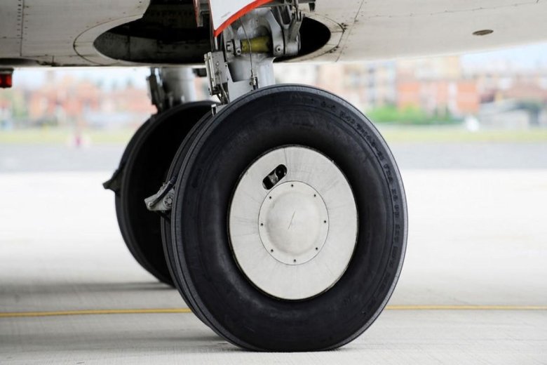 Боинг 737 шасси