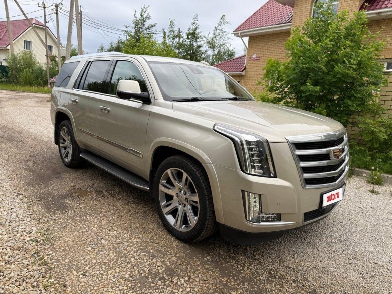 Кадиллак эскалейд бежевый