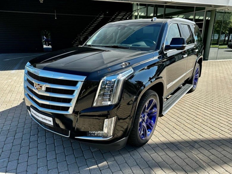 Кадиллак Эскалейд 2022 красный