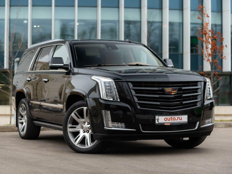 Кадиллак Эскалейд 2017 розового цвета