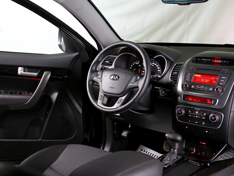 Соренто 2 Рестайлинг салон