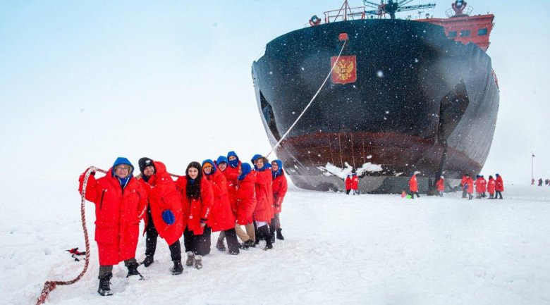 Корабль ледокол 50 лет Победы