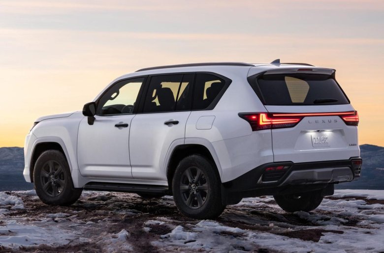 Лексус ЛХ 2022