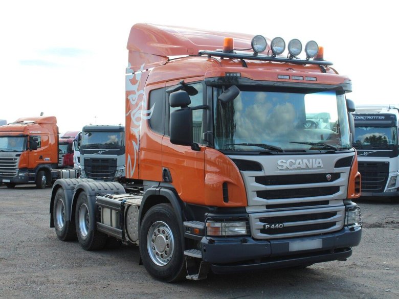 Scania p440 6x4 тягач