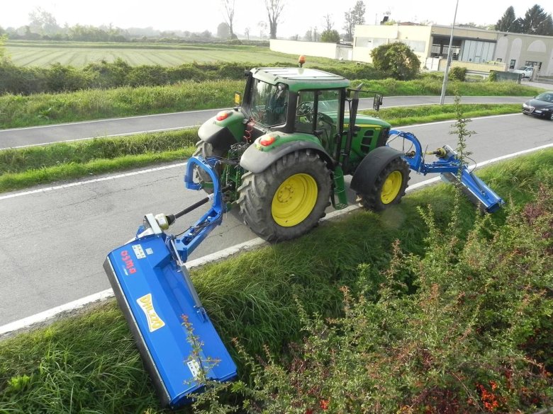 Передняя газонокосилка для трактора