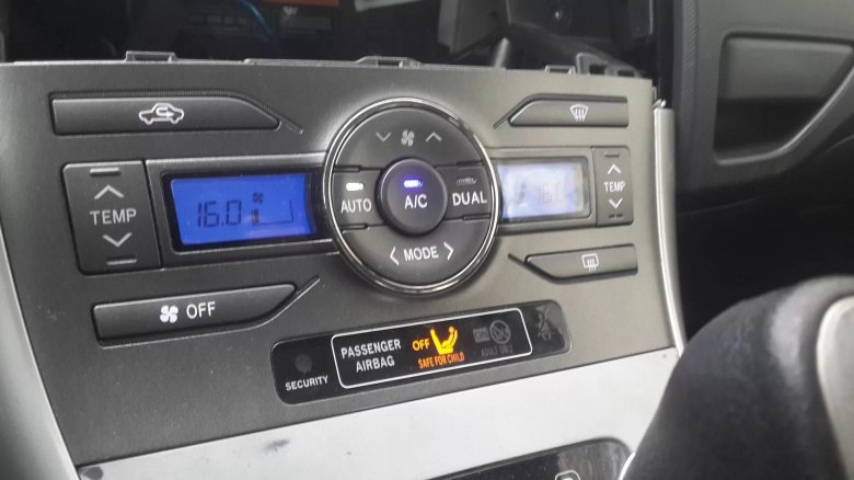 Тойота аурис 2007 климат контроль