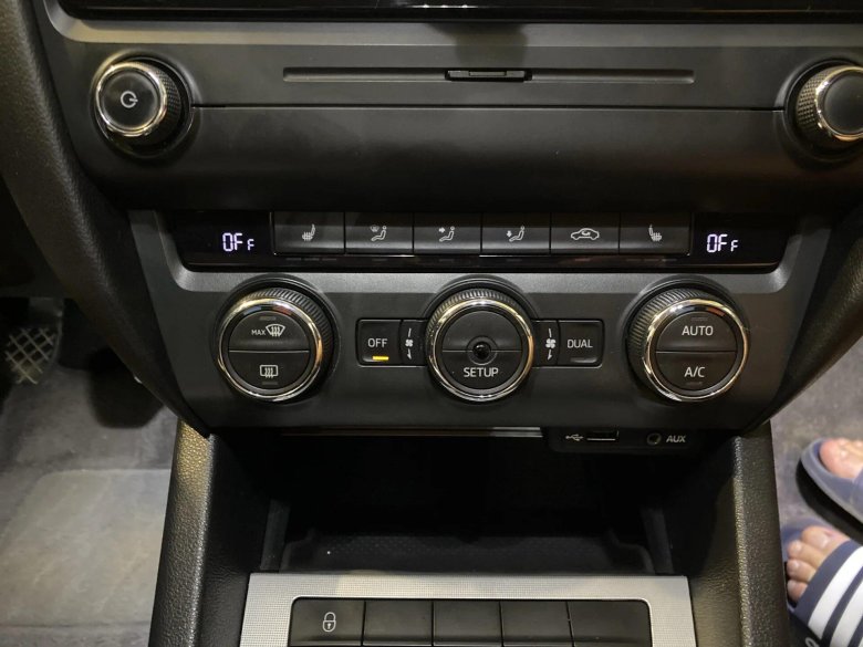 Климат контроль однозонный Октавия