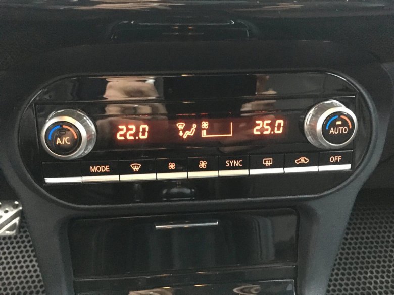 Mitsubishi Lancer 10 климат