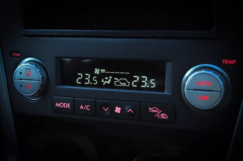 Климат контроль Субару Легаси