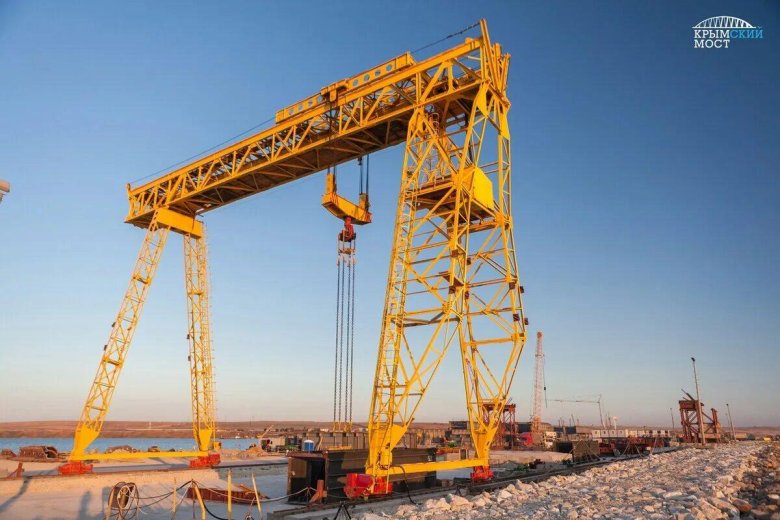 Козловой кран фото