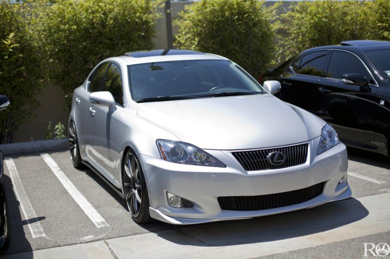 Lexus is 250 2008