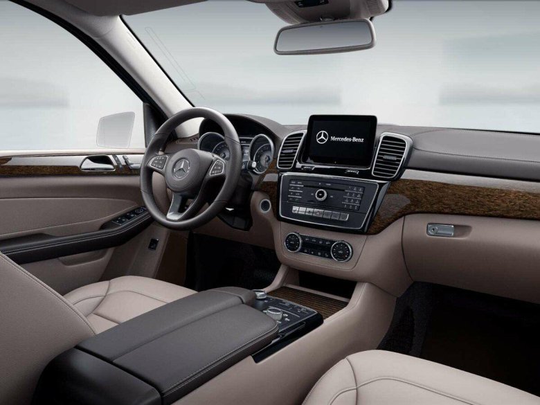 Мерседес Бенц ГЛС 400