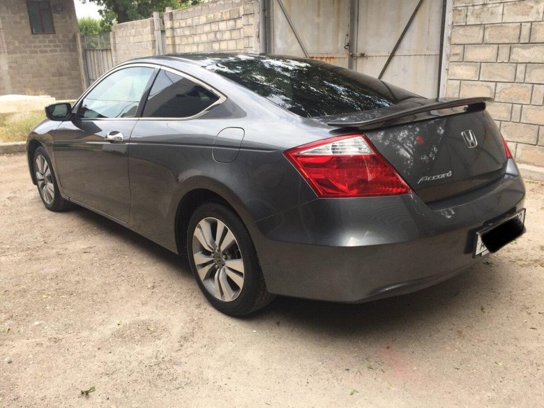 Honda accord coupe 2010