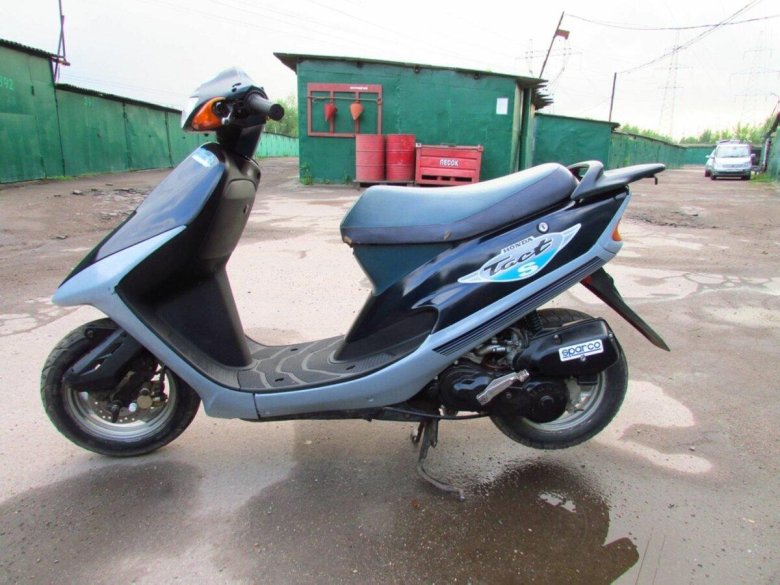 Хонда такт 30 черно белый цвет