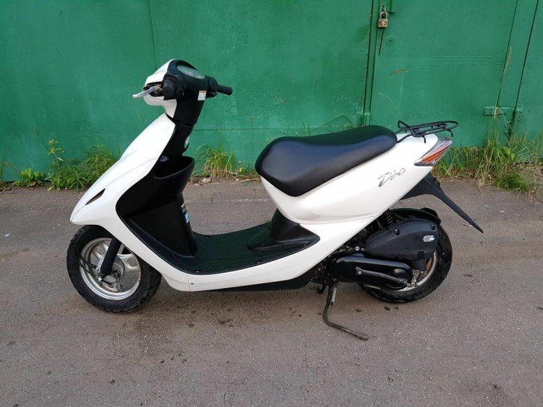 Белая Honda Dio 27