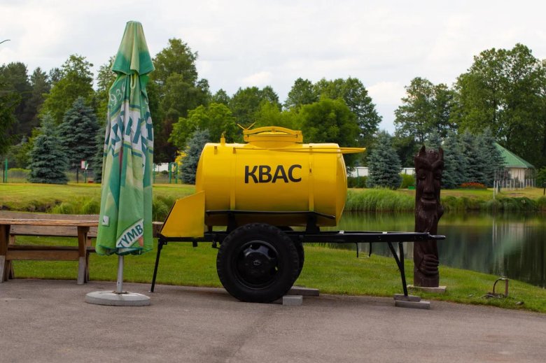 Бочка с квасом на колесах