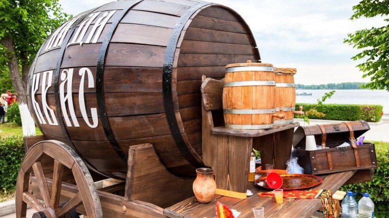 Деревянная бочка