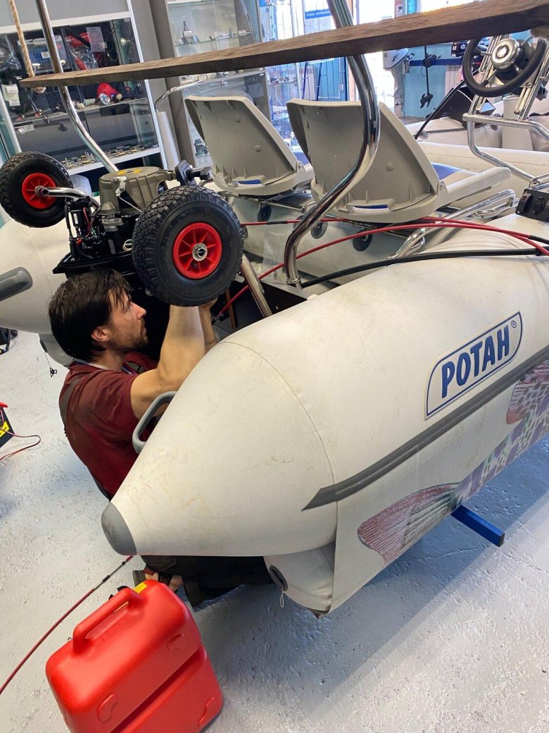 Надувная лодка SV Marine неон м-275