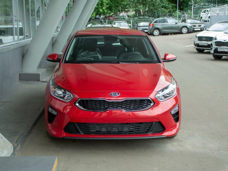 Kia Ceed III красная