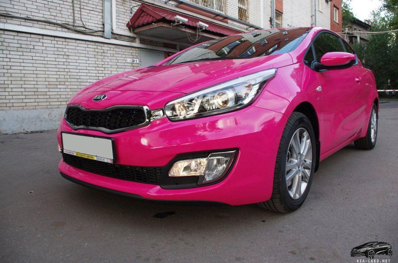 Kia Ceed розовая