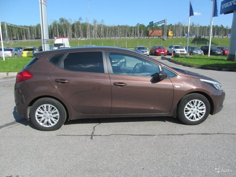 Кия СИД j5n Matrix Brown