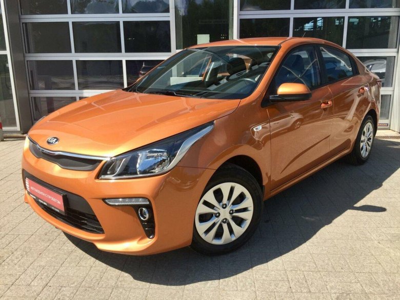 Киа Рио седан 2022 оранжевая