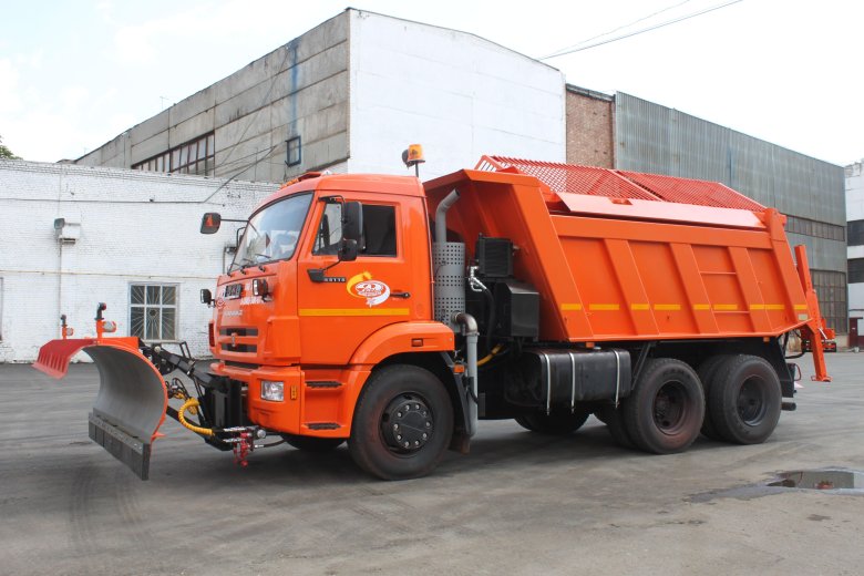 Машина дорожная комбинированная эд405а