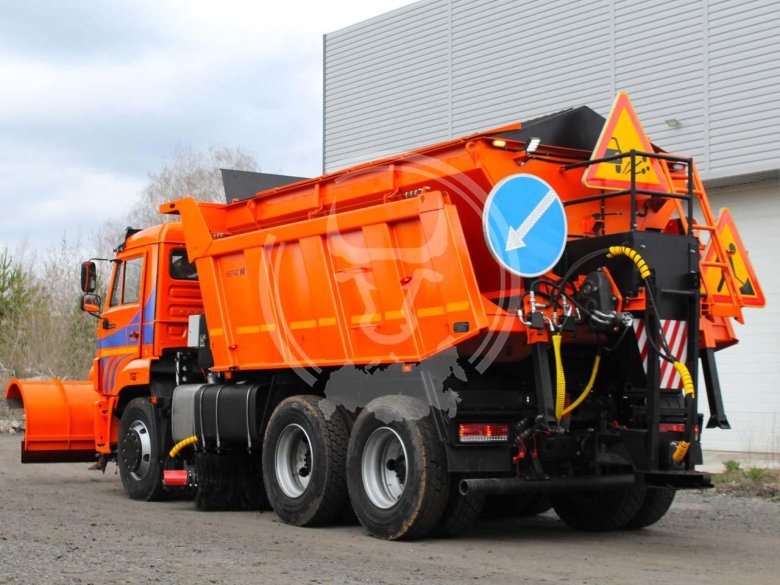 Автомобиль дорожный универсальный аду 8.0 на базе самосвала КАМАЗ 65115