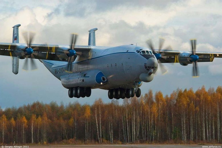 Самолёт ан 22 антей