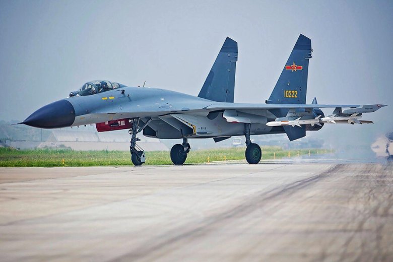 J-15 палубный истребитель