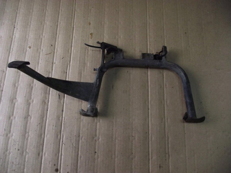 Брякает Центральная подставка Хонда дио 18