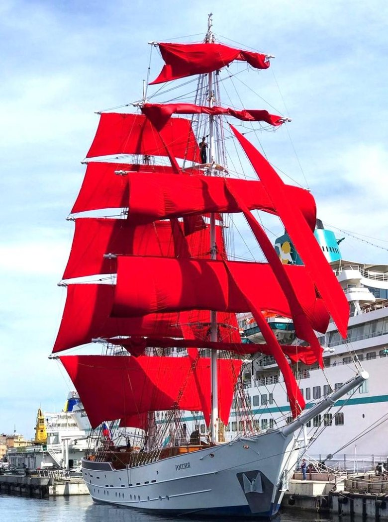 Бриг Россия Алые паруса