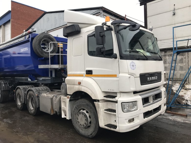 КАМАЗ 65206 С полуприцепом Тонар