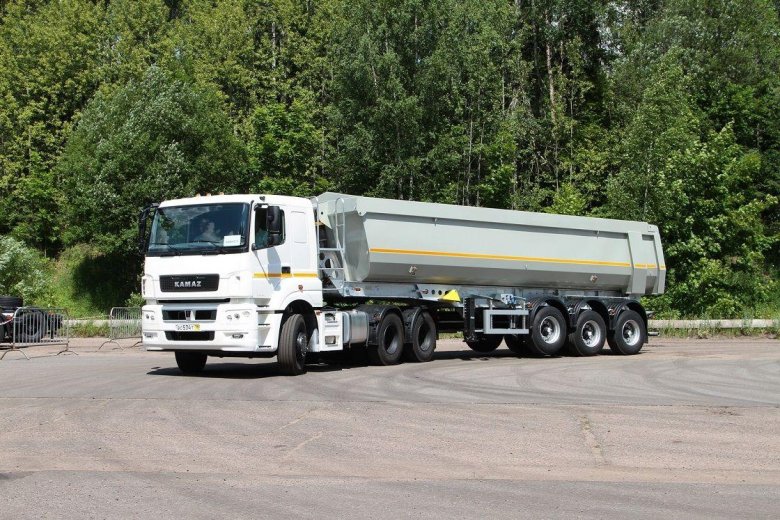 КАМАЗ 65206 самосвал
