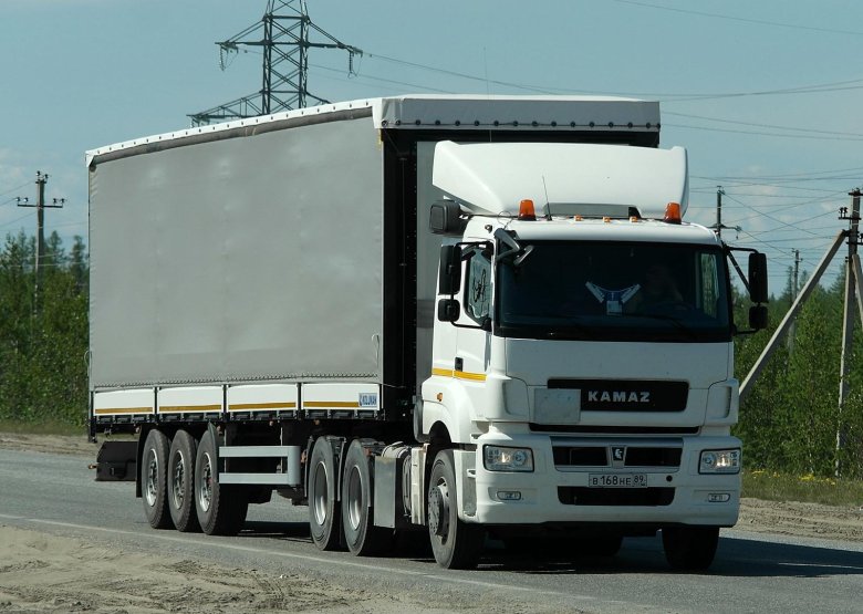 Тягач КАМАЗ 65206