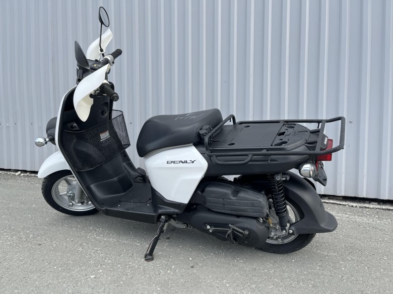 Скутер Honda Benly aa05 двух местный