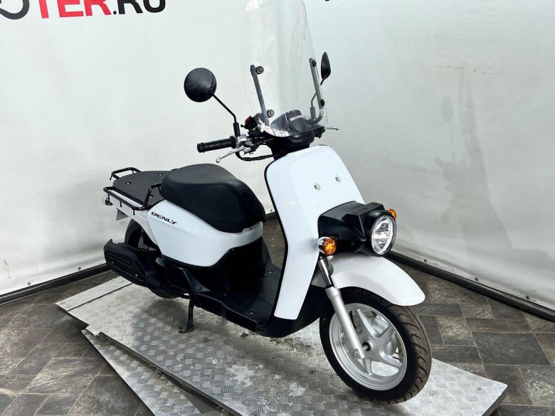 Скутер Honda Benly aa05 двух местный