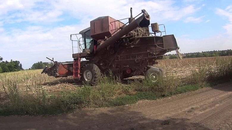 Уборка подсолнечника комбайнами Дон 1500а