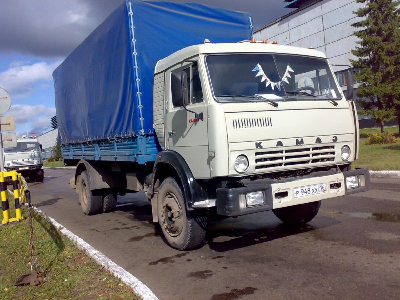 КАМАЗ двухосный бортовой 43253