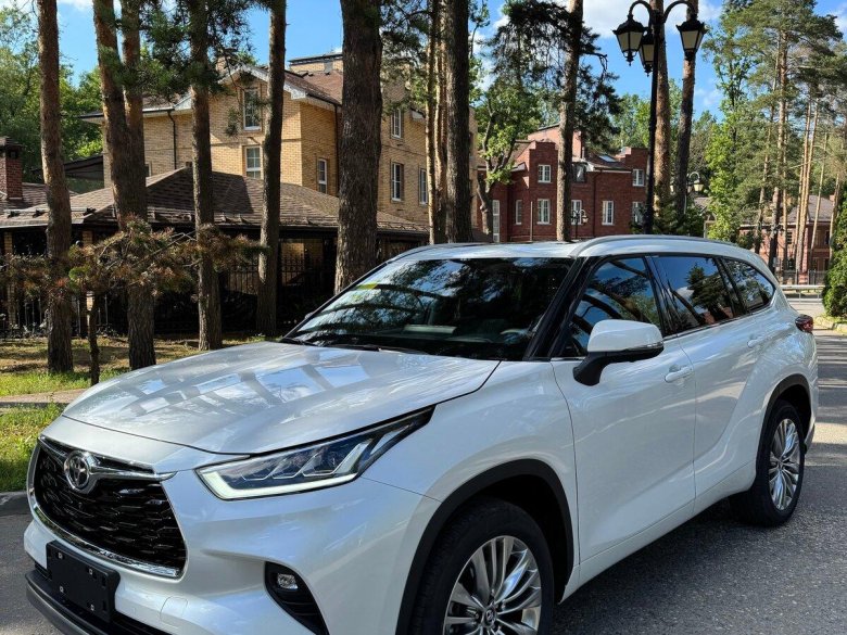 Тойота хайлендер 2025