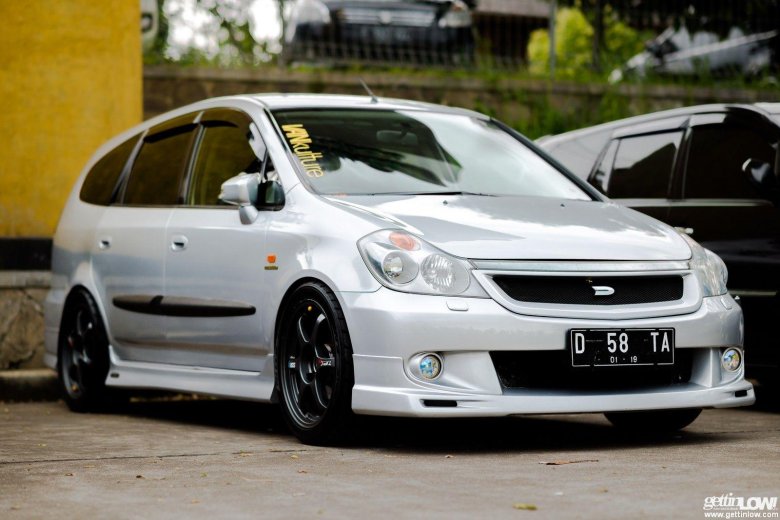 Хонда стрим 2019