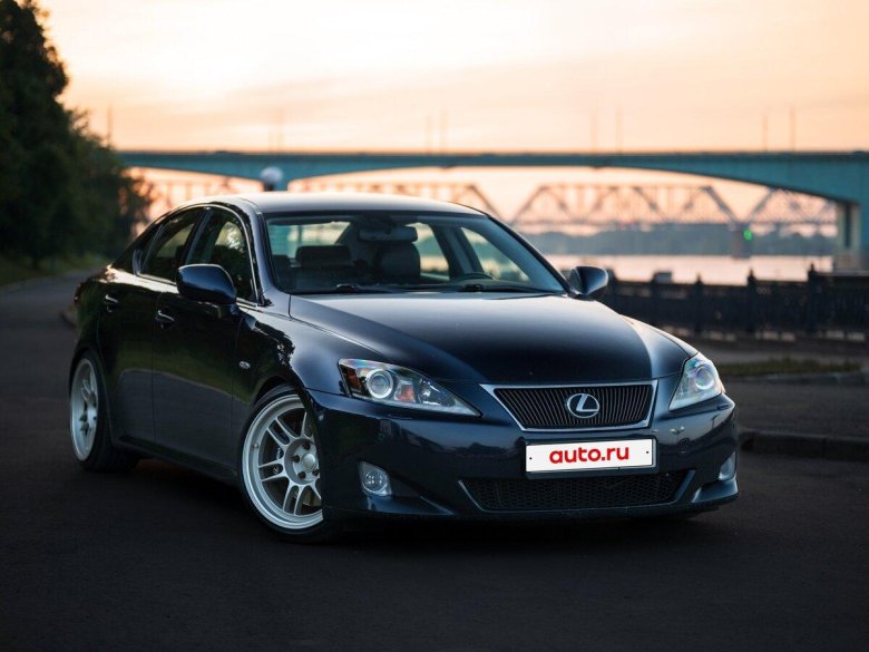 Lexus is 250 2007