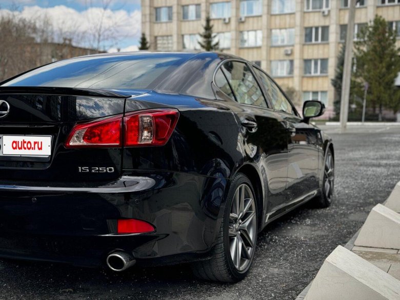 Lexus is 250 2012