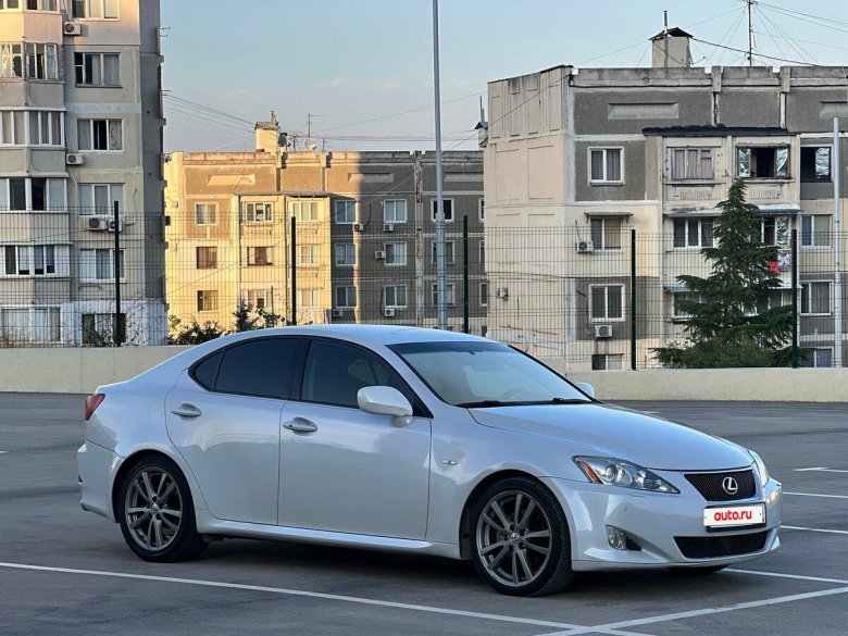 Лексус is 250 2011