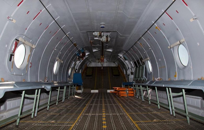 Грузовой салон АН-26