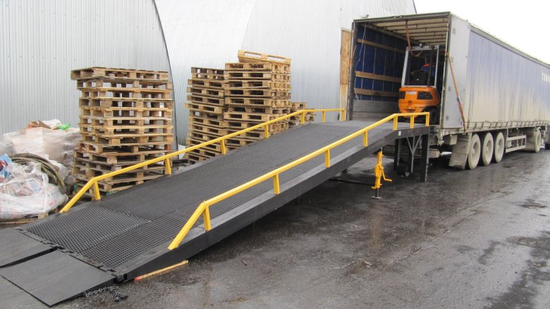 Передвижная погрузочная эстакада СЭП-041